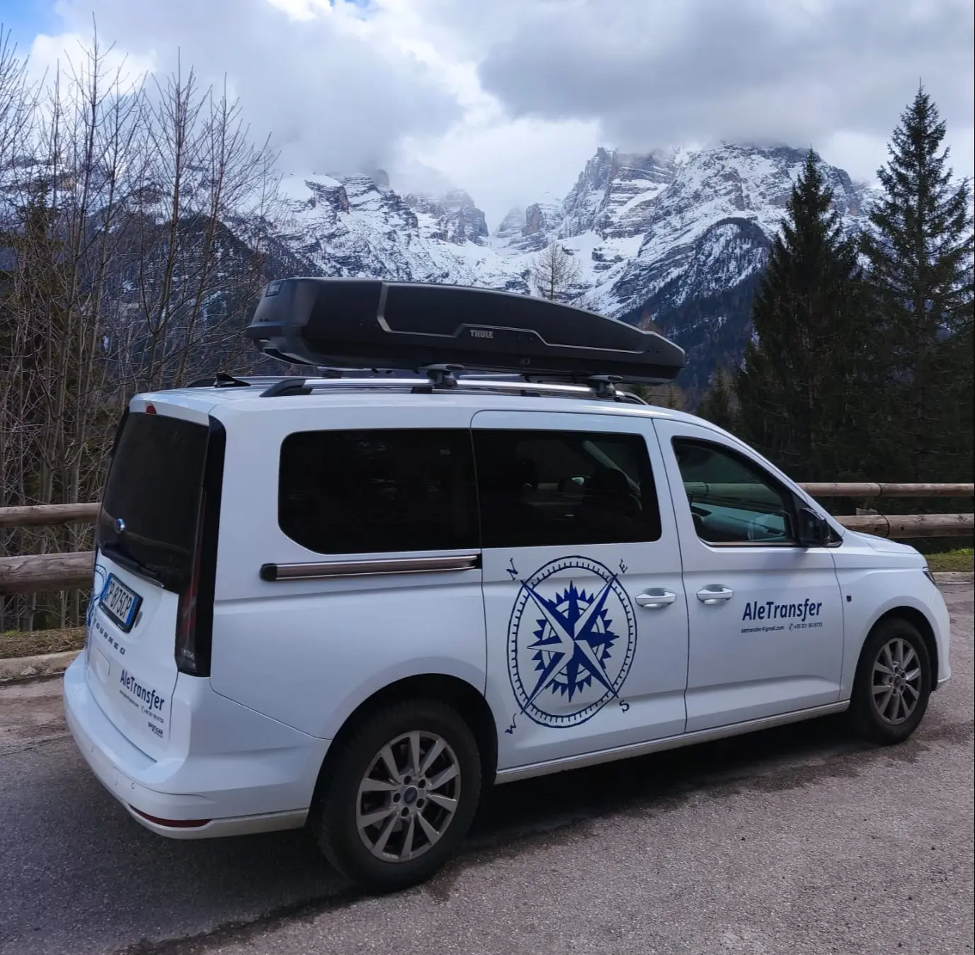 Bergamo private transfer vehicle for maximum 4 passengers