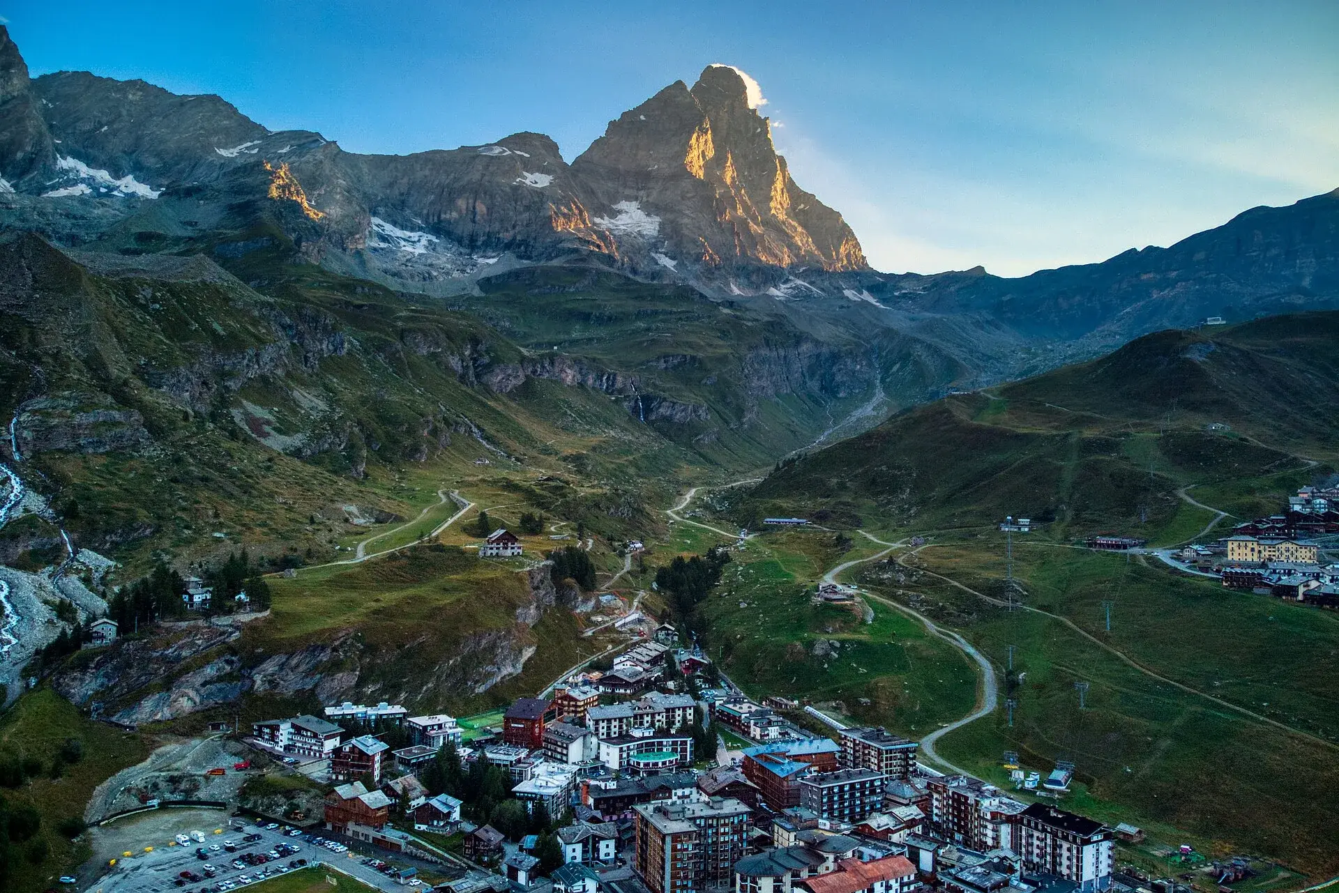 Taxi transfer from Geneva Airport to Cervinia