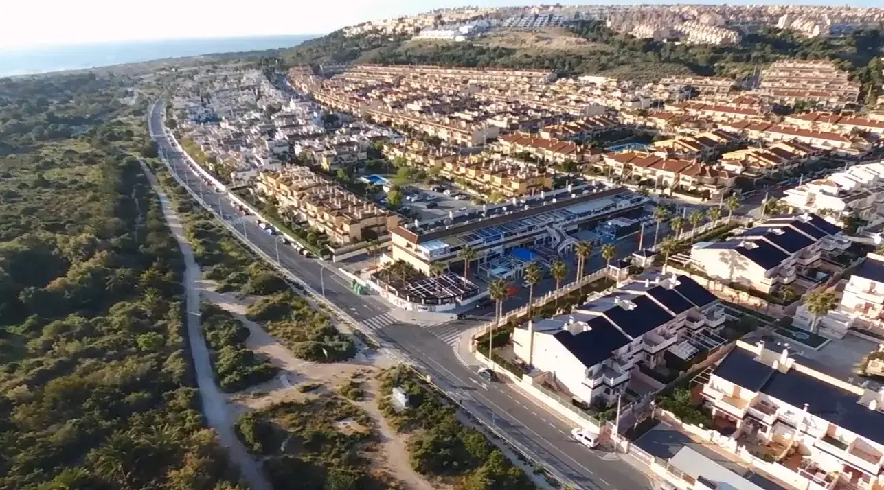 The scenic view of Gran Alacant resort, a top destination for holidaymakers booking private taxi services from Alicante airport.
