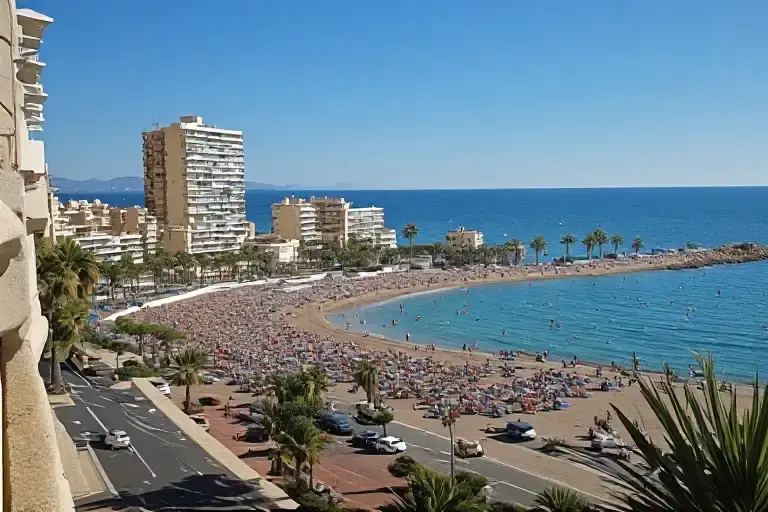 Book cheap-taxis.com private transfers from Malaga Airport to Fuengirola, a vibrant coastal resort famous for its sandy sandy beaches, historic Sohail Castle, and long lively promenade.