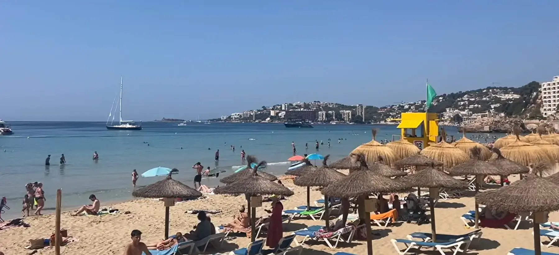 Private taxi transfer service from Palma Airport to beach hotels and resorts in Cala Major, Majorca
