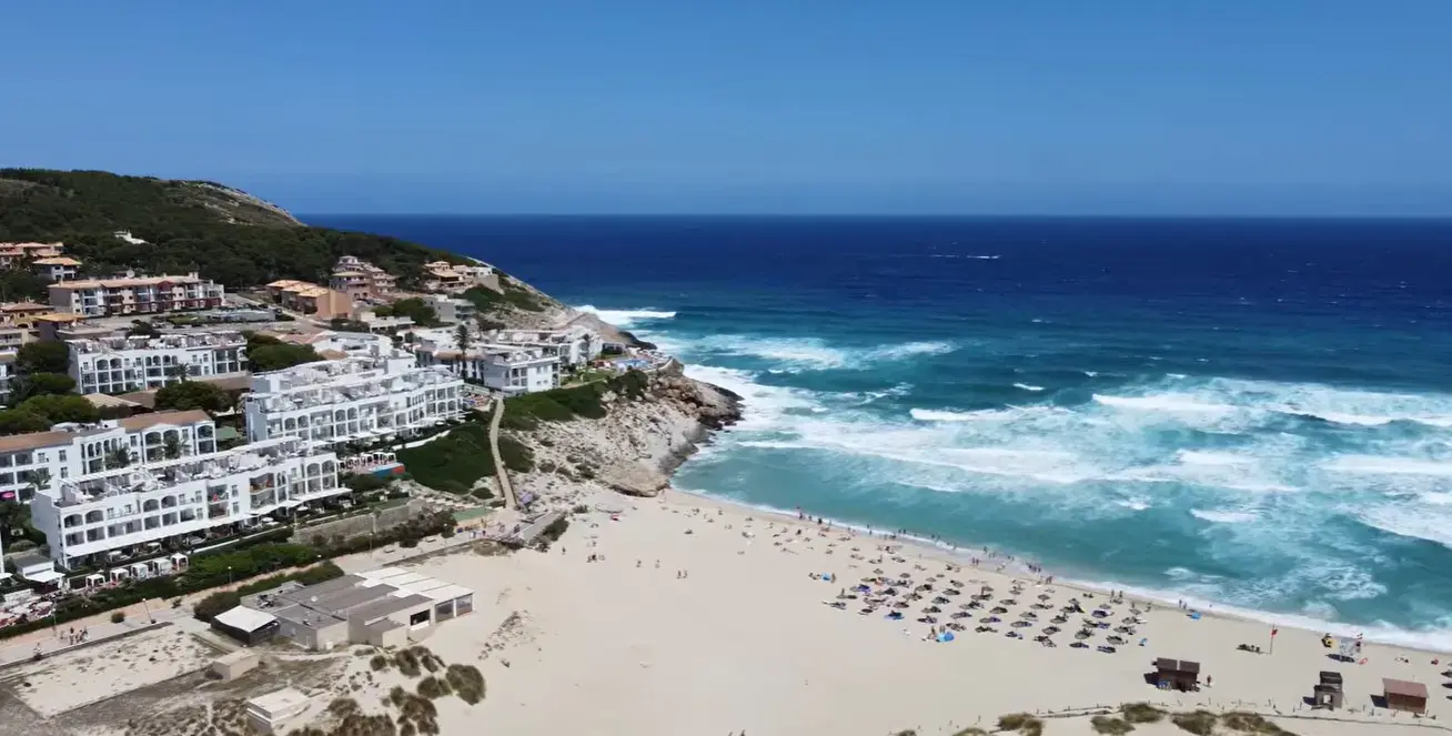 Private taxi transfer service from Palma Airport to beach resorts and hotels in Cala Mesquida, Majorca