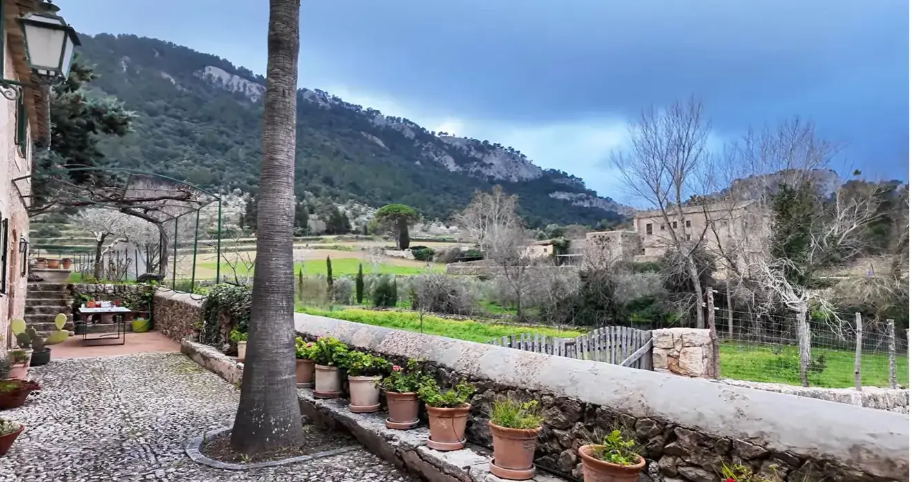 Low-cost private airport taxi service from Palma Airport traveling to rural agrotourism hotels and country estates in the secluded mountain valley of Orient, Mallorca