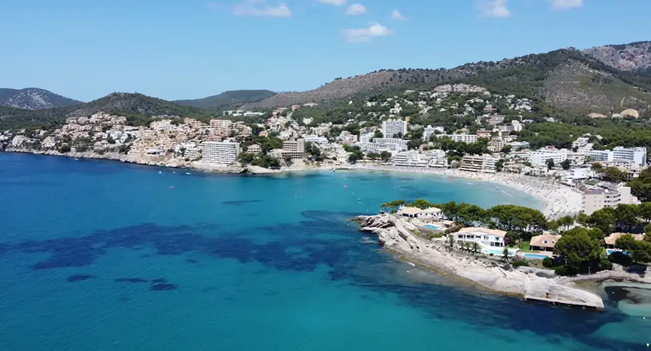 Reliable private airport taxi transfer from Palma Airport directly to pine-fringed beach resorts and holiday hotels near the Paguera pedestrian boulevard