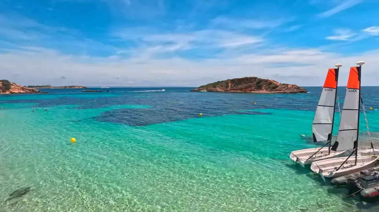 Premium private airport taxi service from Palma Airport directly to upscale resort hotels and holiday villas in Portals Nous, Mallorca