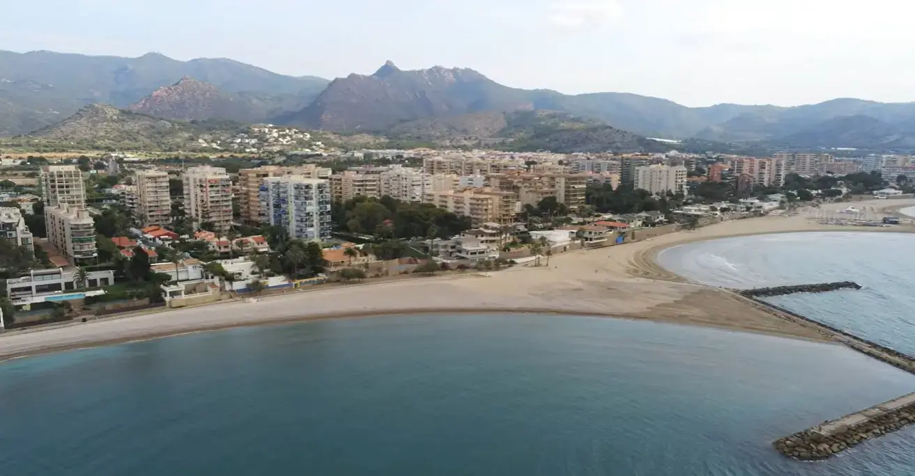 Beautiful coastline of Benicassim resort, a popular travel destination serviced by private taxi services from Alicante airport.