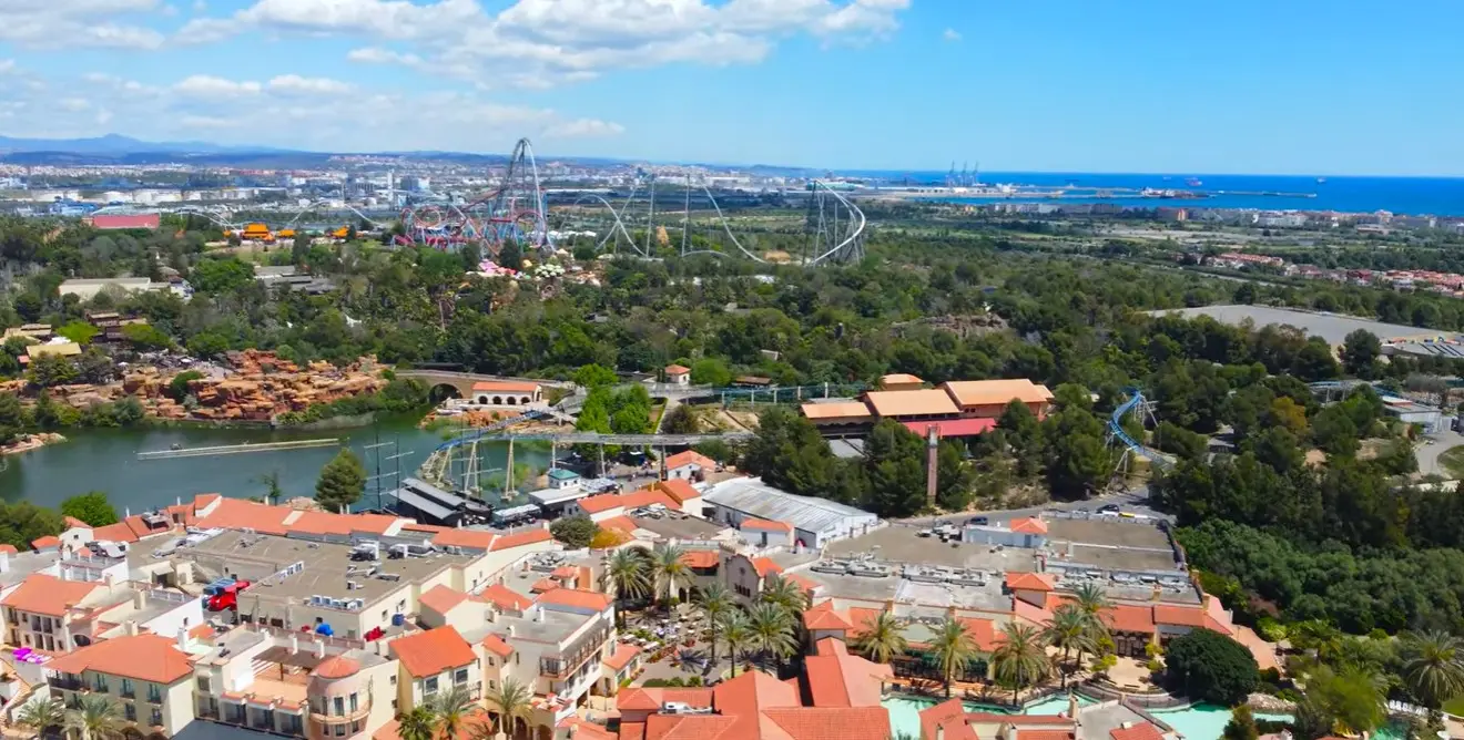 Low-cost private minivan and airport taxi transfer from Reus Airport delivering families directly to theme park resorts and on-site hotels at PortAventura World.