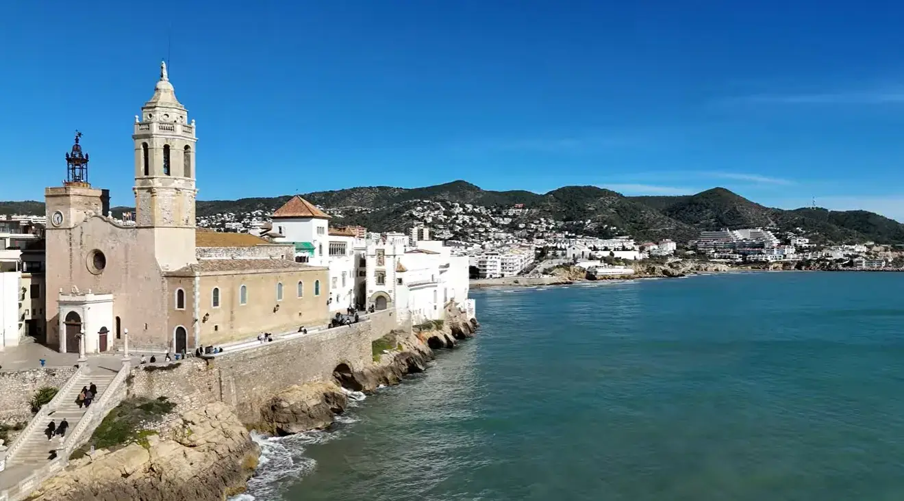 Premium private airport taxi service from Reus Airport directly to boutique seafront hotels and luxury holiday villas along the Sitges promenade.