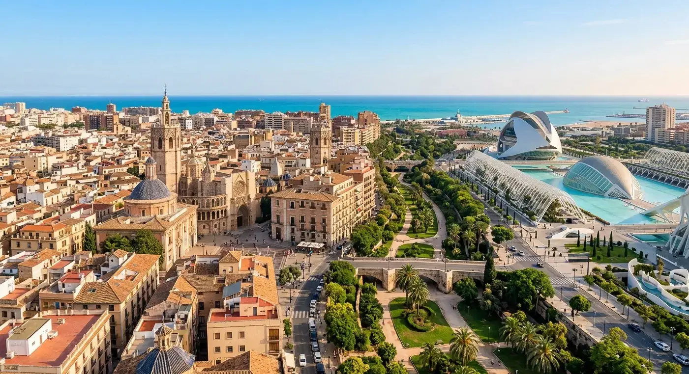 Futuristic City of Arts and Sciences and historic plazas of Valencia City for private taxi airport transfers from Valencia Airport by cheap-taxis.com