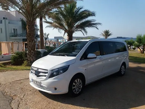 Heraklion minivan for private transfers